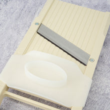 Lade das Bild in den Galerie-Viewer, Benriner Jumbo Mandoline No. 120, 12 cm Gemüsehobel